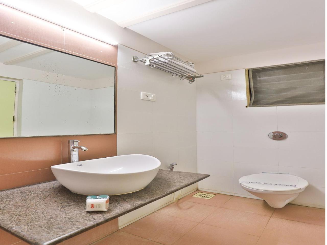Oyo 4161 Hotel Shailly Inn Ahmedabad Exterior photo